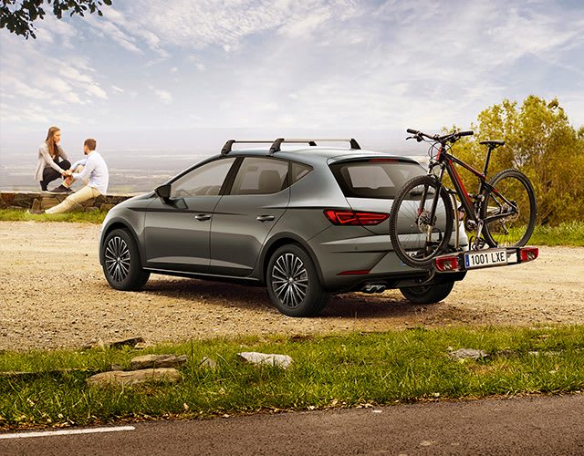 New SEAT Leon 5 doors accessories for a family road trip