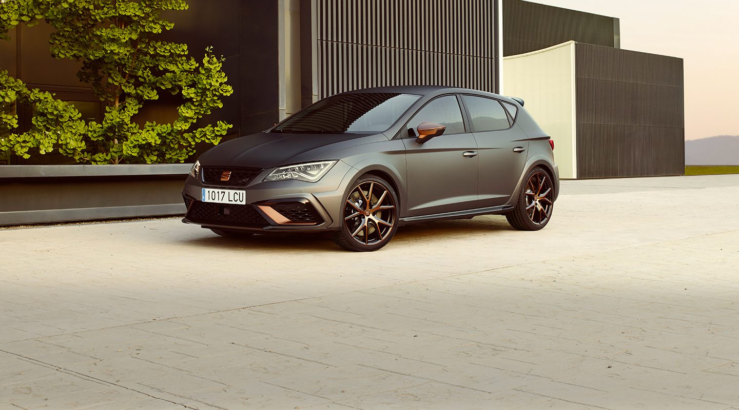 New SEAT Leon CUPRA R limited edition lateral exterior view