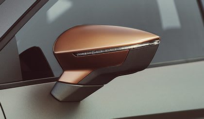 New SEAT Leon CUPRA R front grill cooper logo