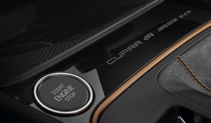 New SEAT Leon CUPRA R interior doorstep
