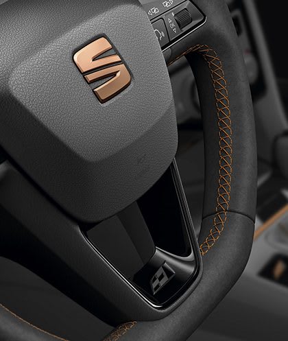 New SEAT Leon CUPRA R steering wheel cooper gear stitch knob
