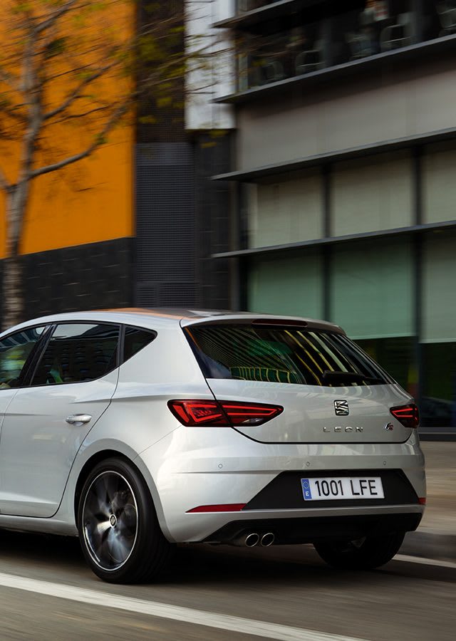 New SEAT Leon 5D urban car