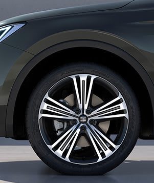 SEAT Tarraco, der Grossraum-SUV mit 20“-Hochglanzfelgen der Vorderräder in Matt