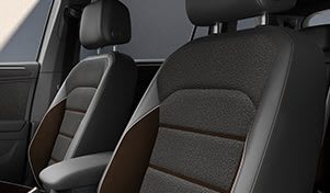 SEAT Tarraco XCELLENCE, Ausstattungsakzente des Grossraum-SUV, Details der komfortablen Vordersitze