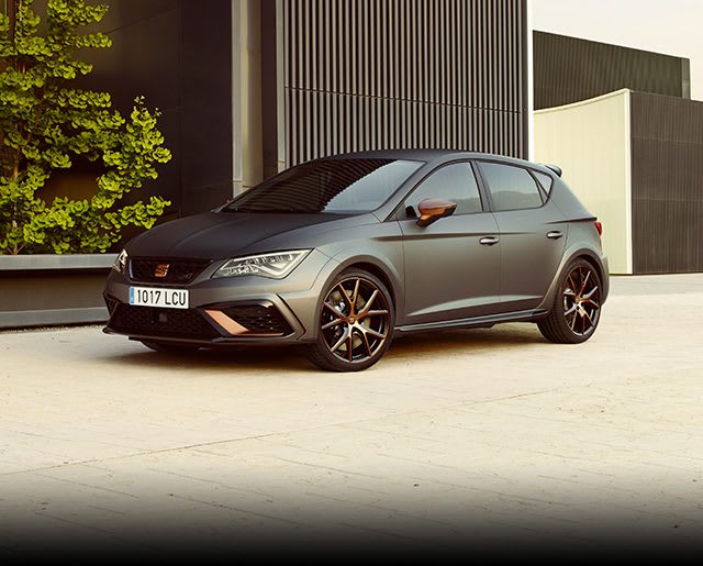 New SEAT Leon CUPRA R limited edition lateral exterior view