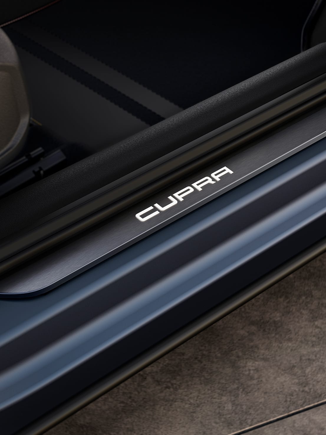 neuer cupra formentor kompakt-suv mit beleuchteten cupra details auf den einstiegsleisten 