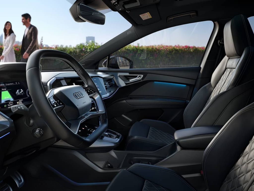 audi-q4-e-tron-cockpit-side-view-desktop-03