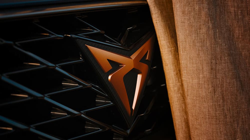 new-cupra-formentor-compact-suv-with-2-litre-310-hp-engine