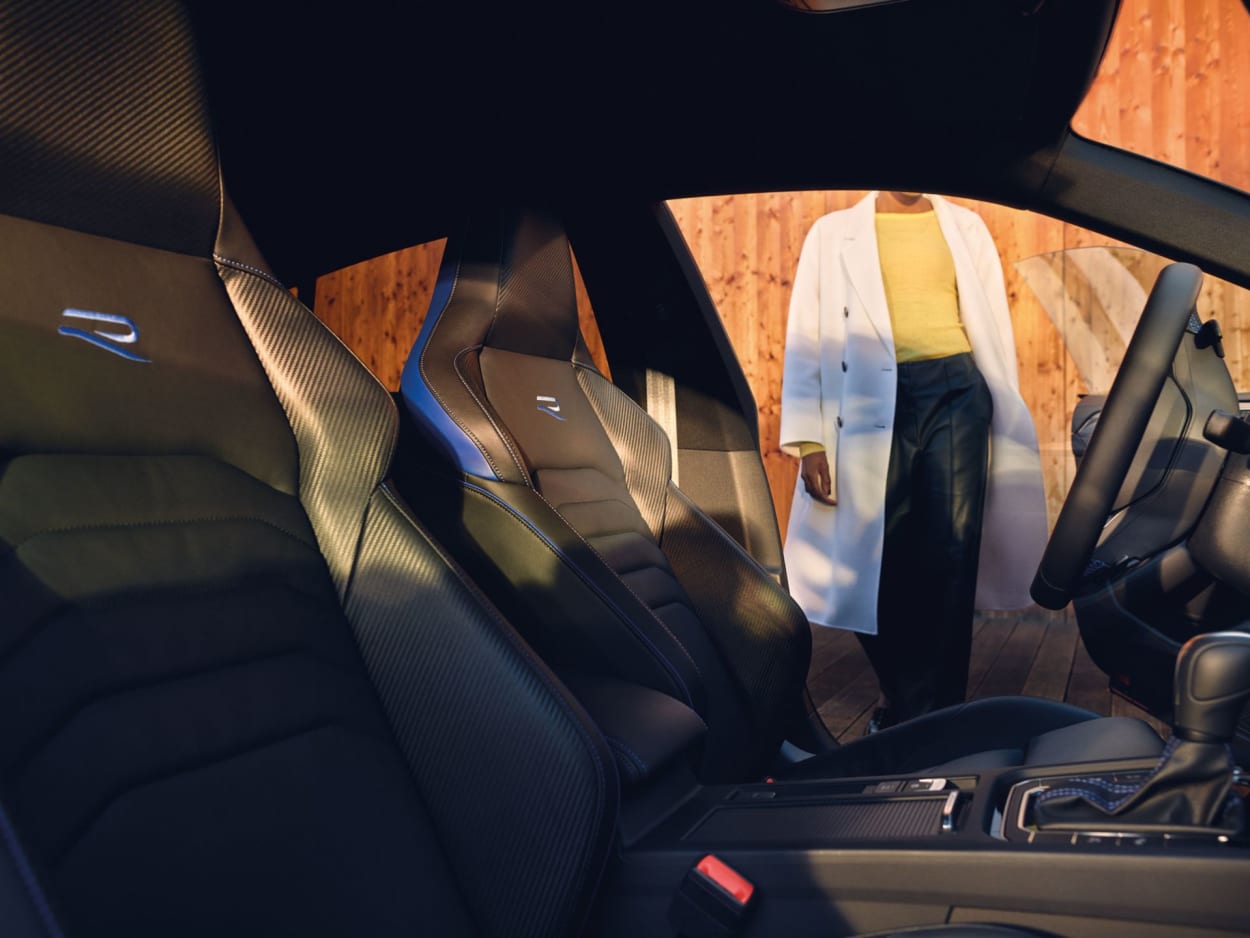 XF_4-3_R-Styling_Interior