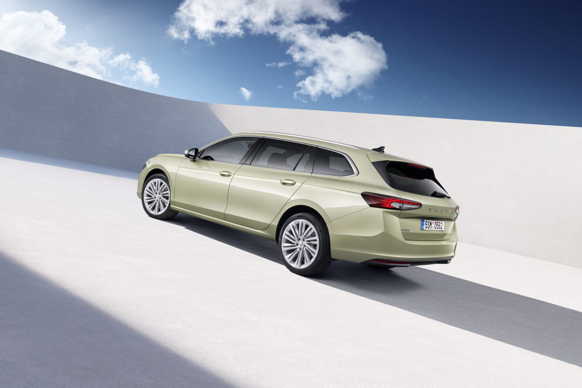 23012_Bildmaterial_43_Skoda_Superb_Combi_b949e4c3_low_300dpi_8260