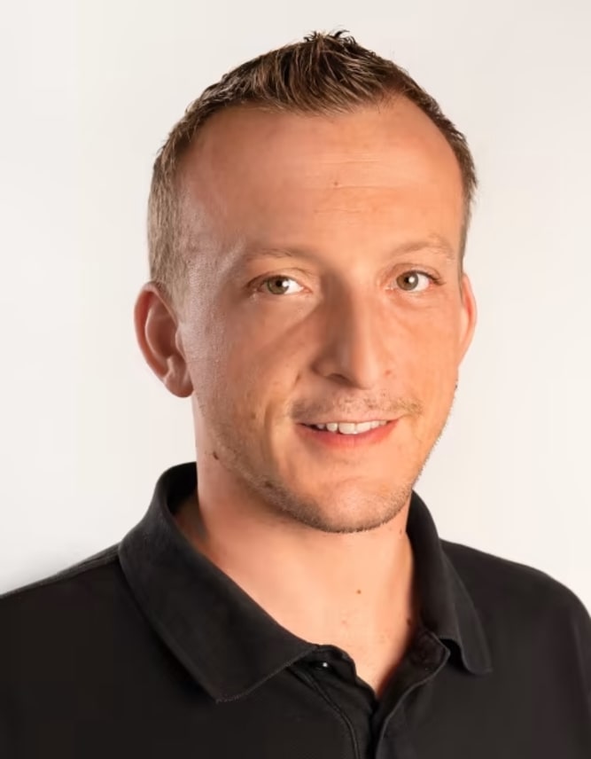 Portrait-Peter-Lustenberger-Verkaufsberater-Skoda-bei-Garage-Gianella-AG